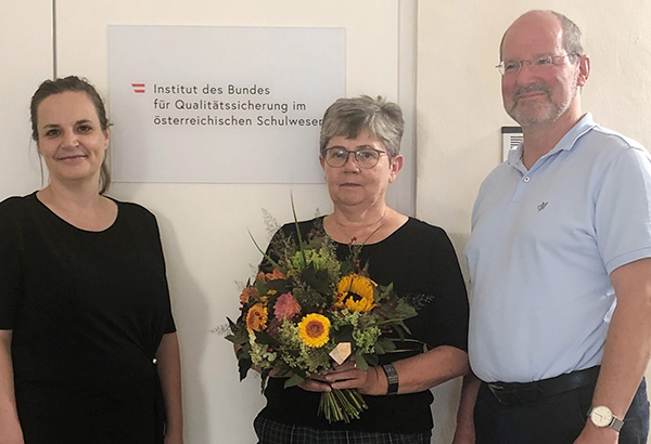 Gruppenfoto der Verabschiedung von Elisabeth Stanzel-Tischler