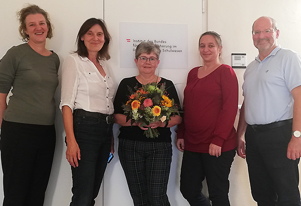 Gruppenfoto der Verabschiedung von Elisabeth Stanzel-Tischler